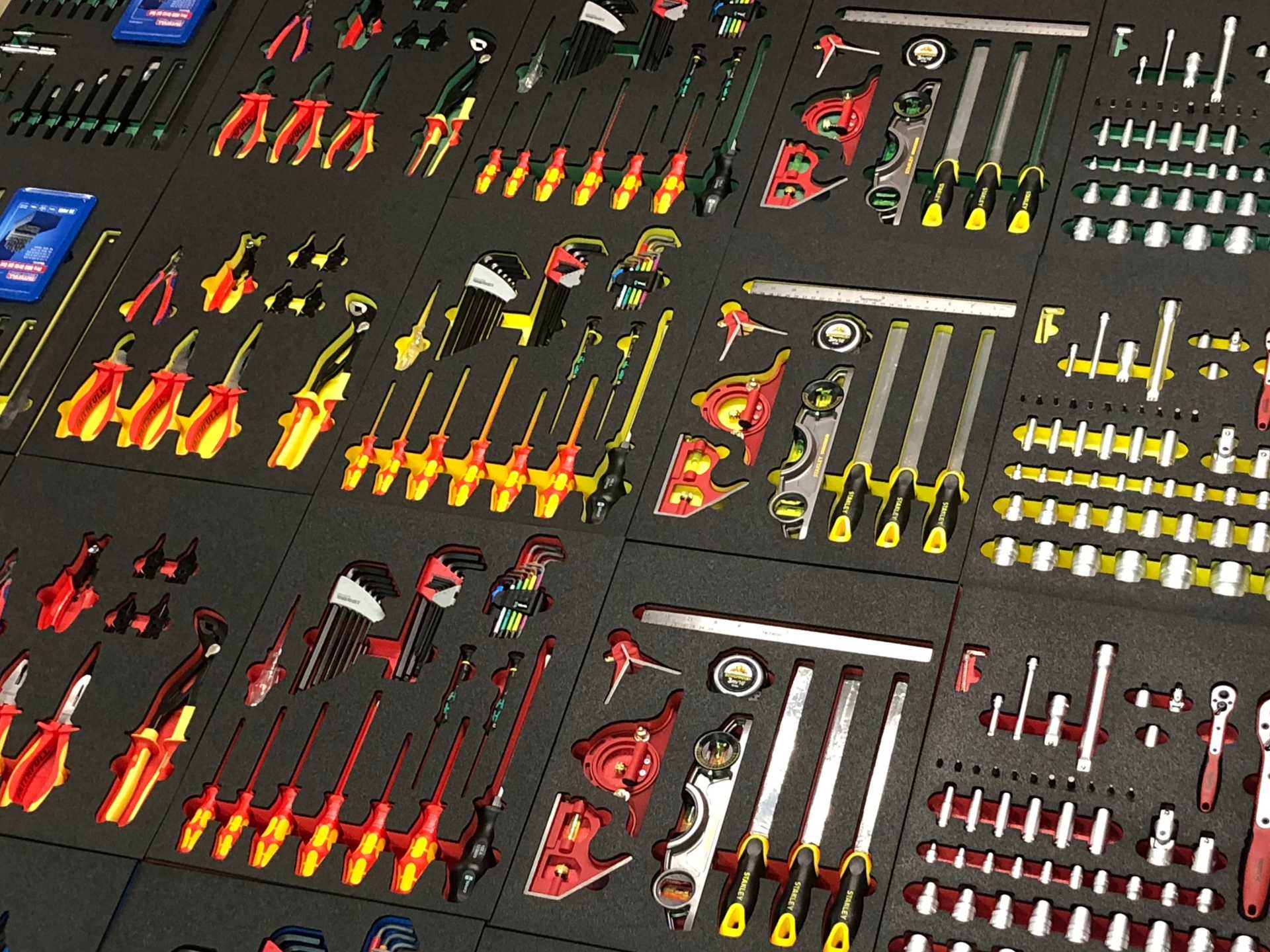 Efficiency Unleashed: The Crucial Role of Organising Tools in Large Organisations